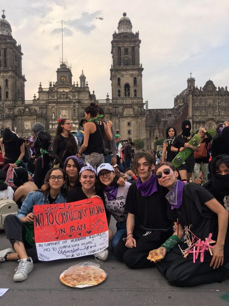 ابراز همبستگی با مخالفان حجاب اجباری در مکزیک