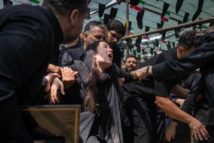 بازخوانی فمینیستی گزارش‌های جنگ؛ صدای زنان روزنامه‌نگار