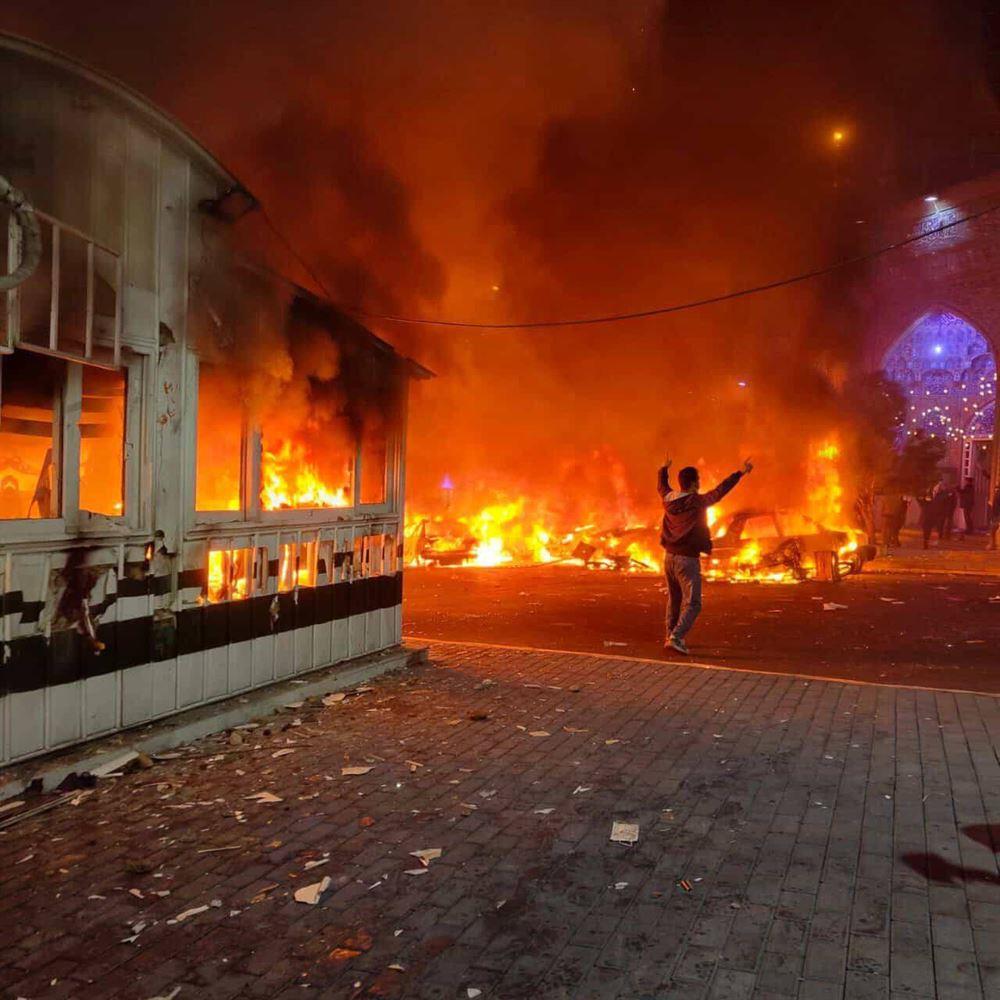 این روزها؛ نفس کشیدن در حاشیه خون و انقلاب