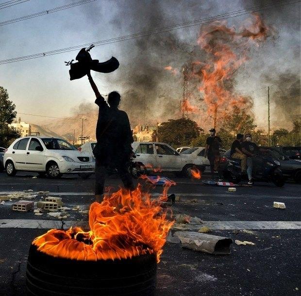 چطور از «ژن، ژیان، ئازادی» به جنگ رسیدیم؟