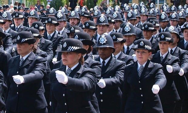 یک چهارم زنان پلیس مورد تعرض جنسی قرار گرفته‌اند 